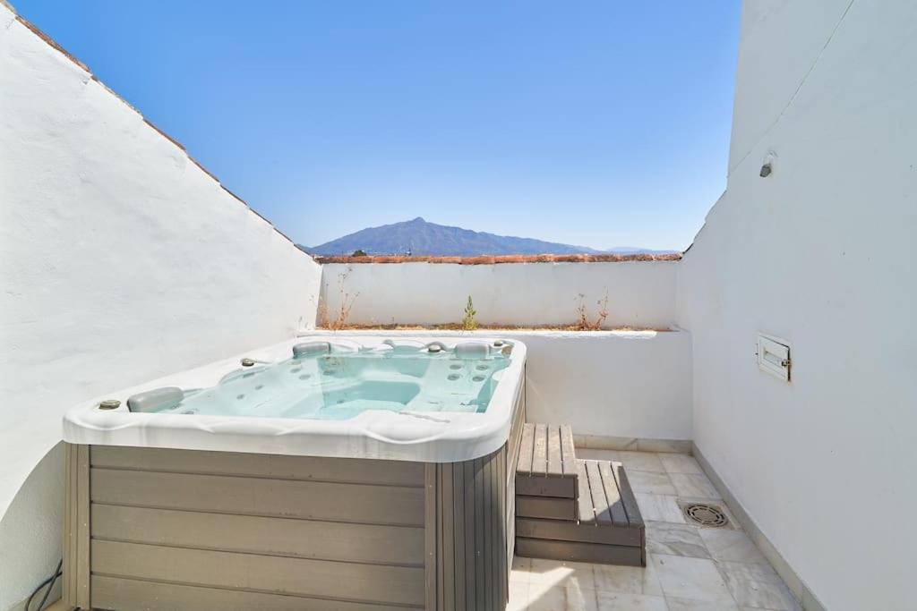 Superbe Appartement Avec Jaccuzi Marbellac Extérieur photo