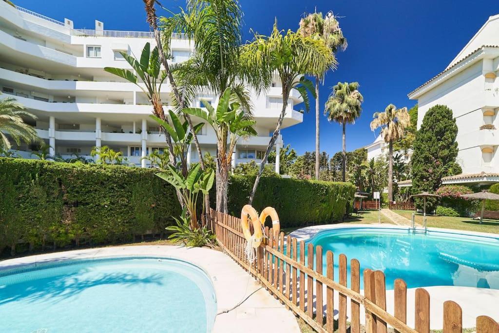Superbe Appartement Avec Jaccuzi Marbellac Extérieur photo