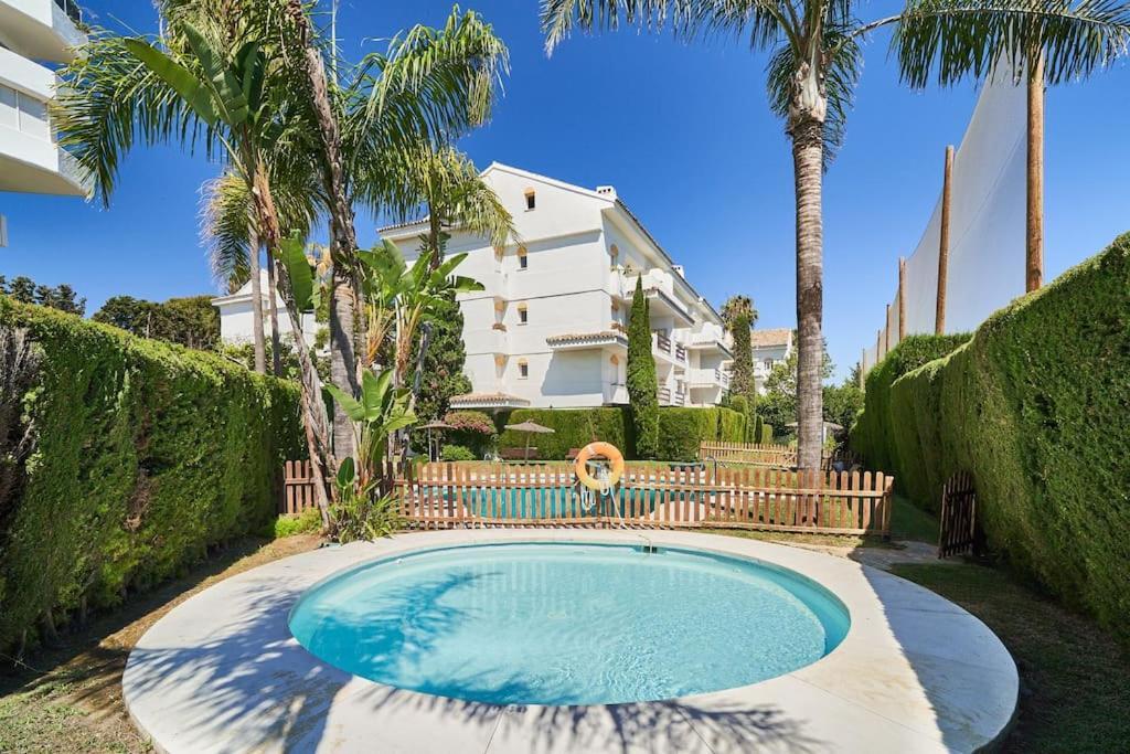 Superbe Appartement Avec Jaccuzi Marbellac Extérieur photo